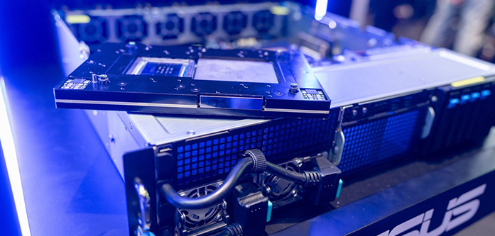 حافظه رم، هارد درایوها مهم‌ترین قطعات جانبی سرور ایسوس